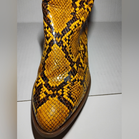 Code West Size 7M Yellow Snakeskin Boots - Picture 7 of 8